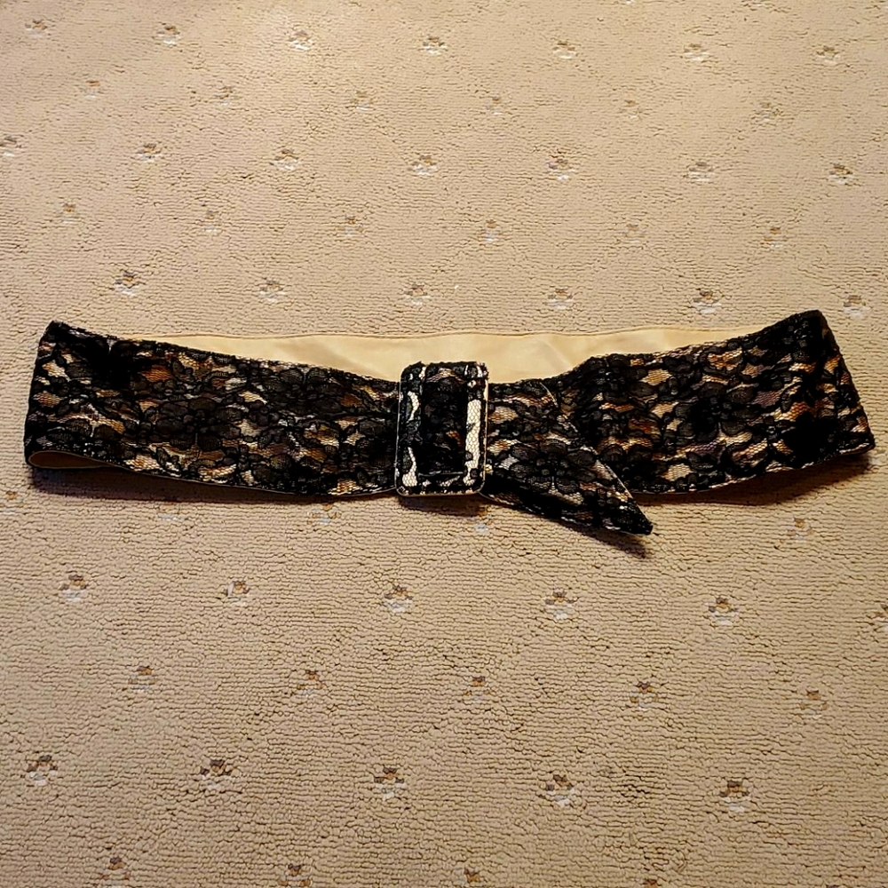 Arden B lace belt